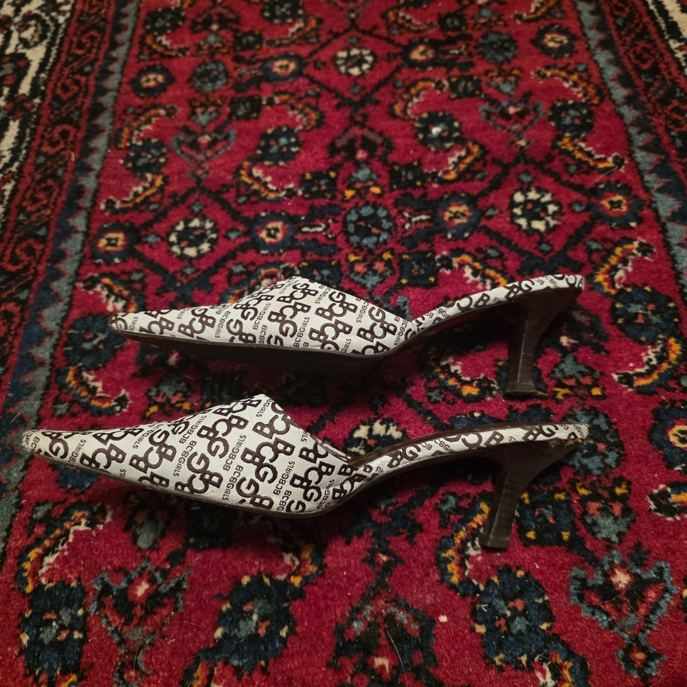 BCBG Monogram Brown And White Kitten Heels - Picture 2 of 4
